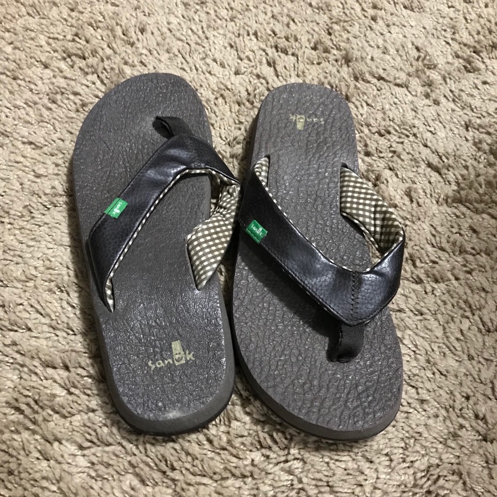 Sanuk sandals